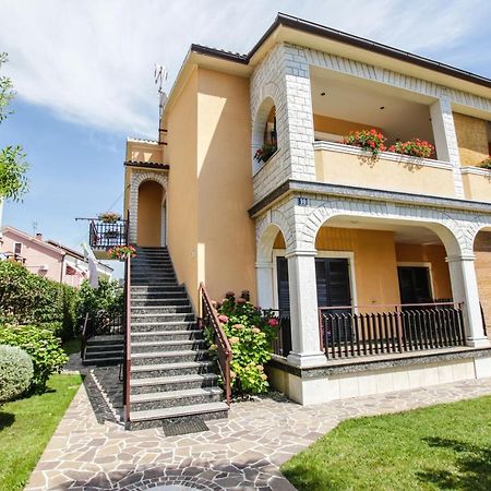 Apartments Cvitan 1. Floor Poreč Exteriör bild