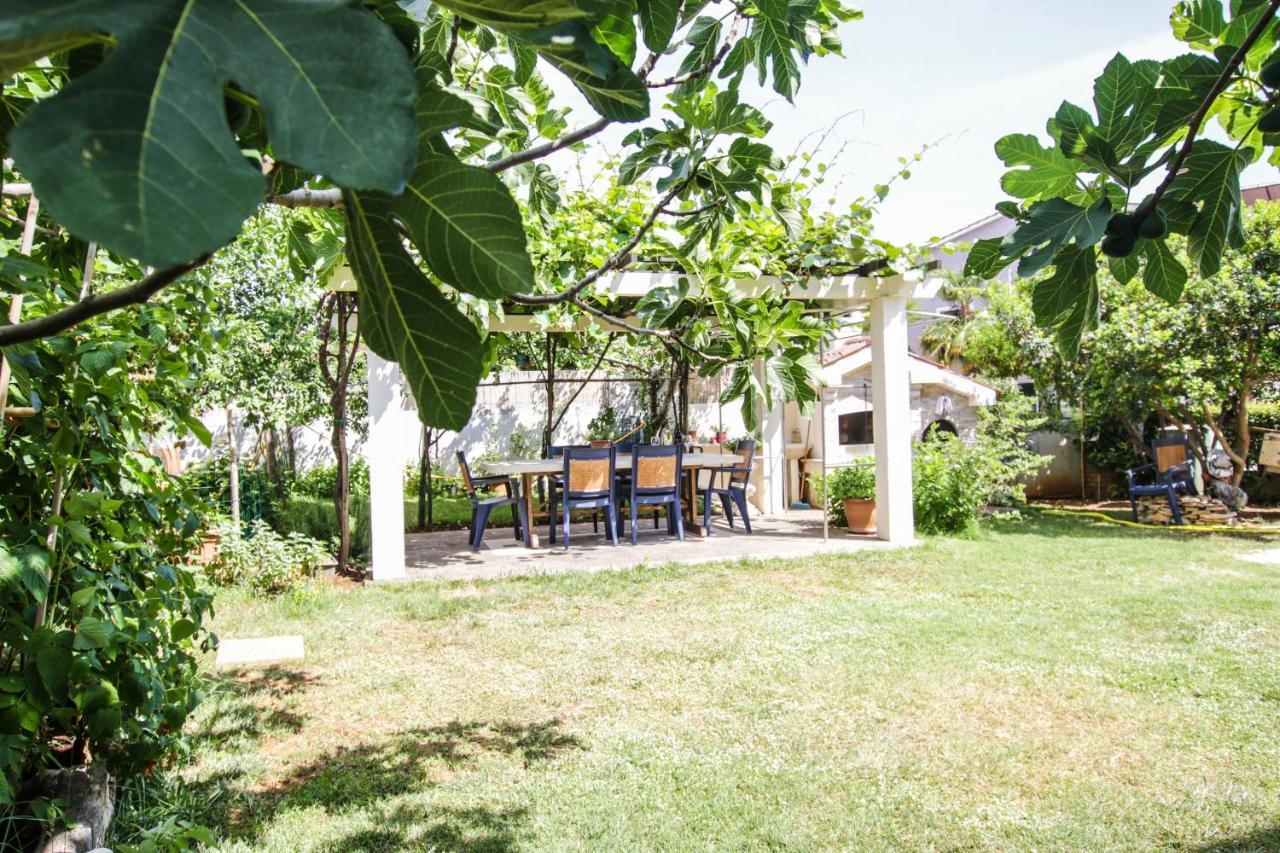 Apartments Cvitan 1. Floor Poreč Exteriör bild