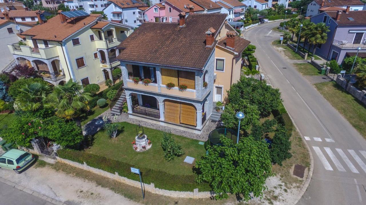Apartments Cvitan 1. Floor Poreč Exteriör bild