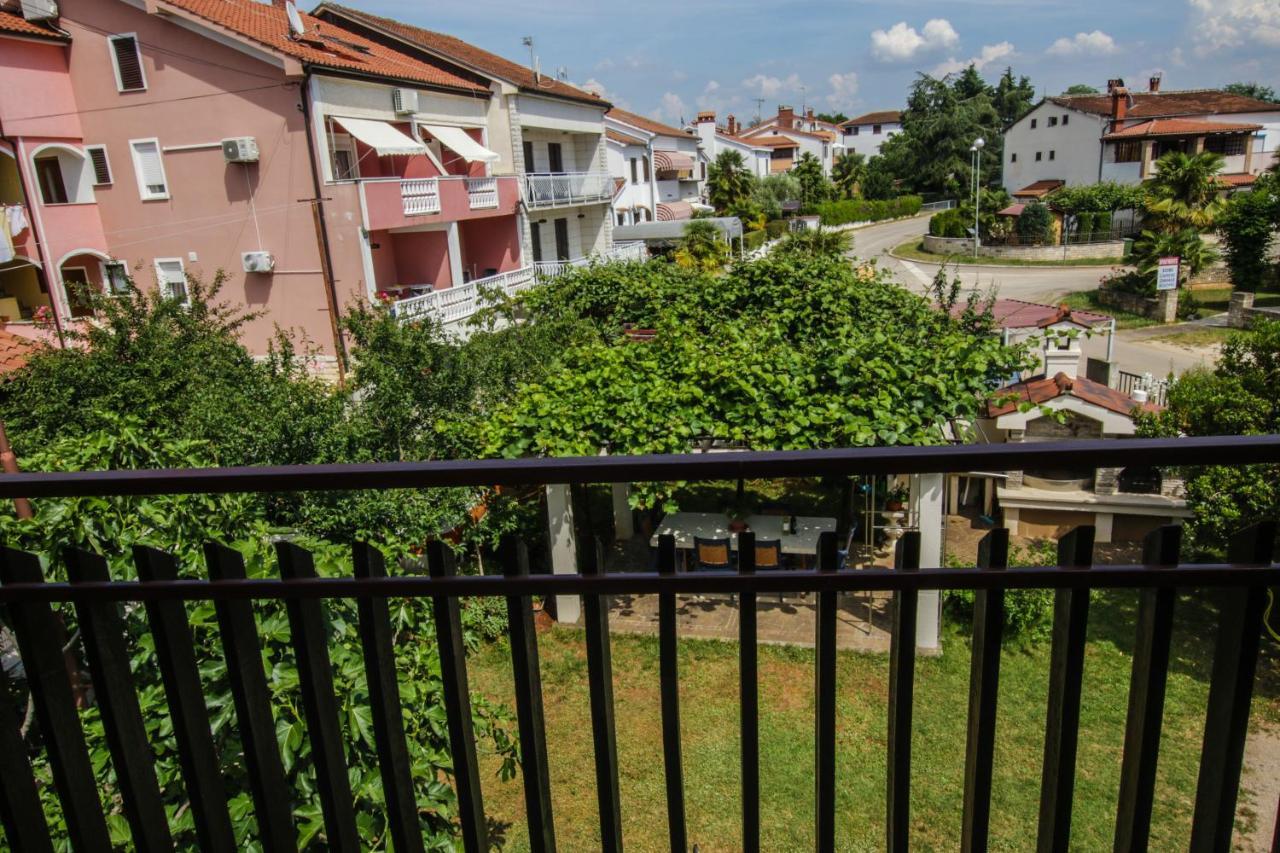 Apartments Cvitan 1. Floor Poreč Exteriör bild