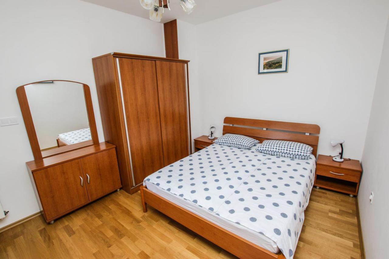 Apartments Cvitan 1. Floor Poreč Exteriör bild